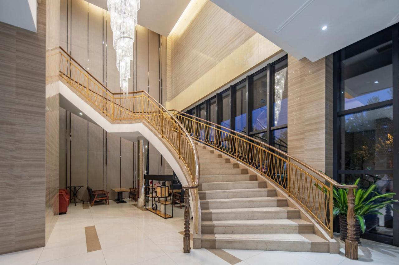 Holiday Inn Express Shanghai New Jinqiao By Ihg Xangai Exterior foto